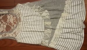 Suzy Shier Ladies Lace/Ruffle Top XS